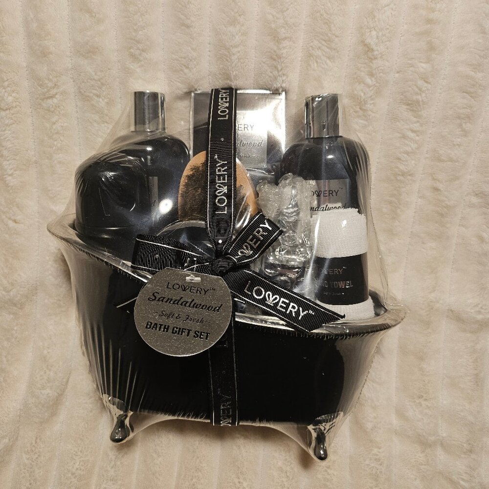 Lowery Men's Sandalwood Bath Gift Set